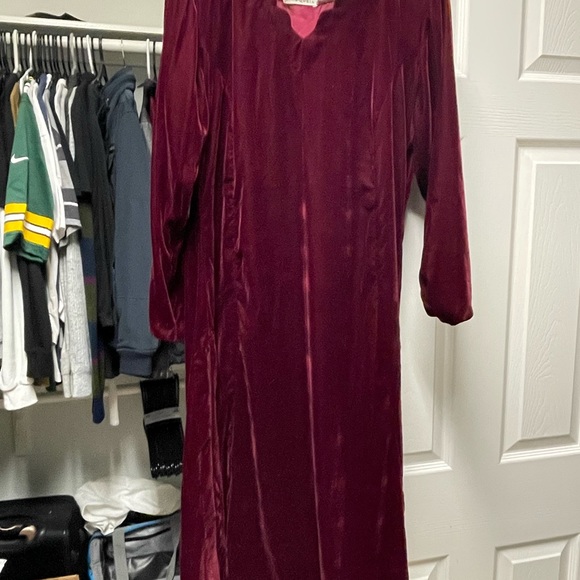 Velvet Baroque Pakistan Outfit - Picture 2 of 2